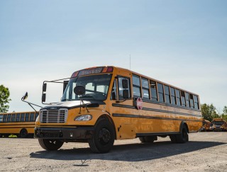 Autobus dans la cours de Autobus Auger